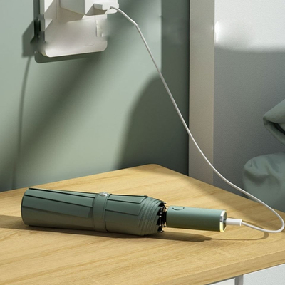 風や腐食に耐える折りたたむ傘 再充電可能 LEDライト オープン直径 95cm