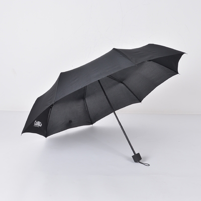 カスタムロゴ 旅行用品のための3つ折りたたみの傘 ポリエステル 雨と太陽 折りたたみの傘