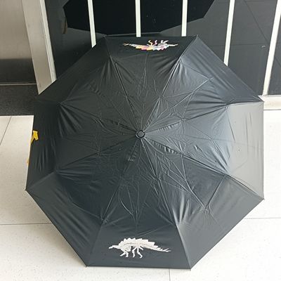 カスタマイズされた印刷 折りたたむ傘 魔法の色変更機能と鋼枠